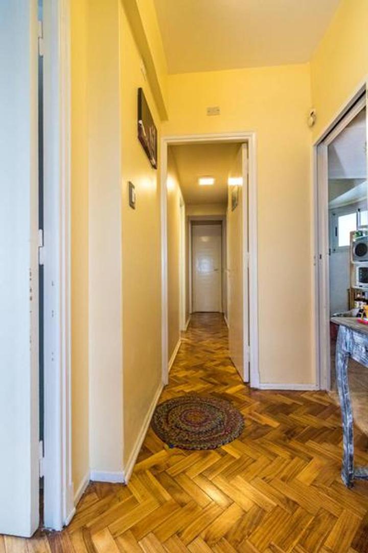 Venta: Departamento de 4 ambientes al Frente con Balcón en Caballito. 96 m2 Totales