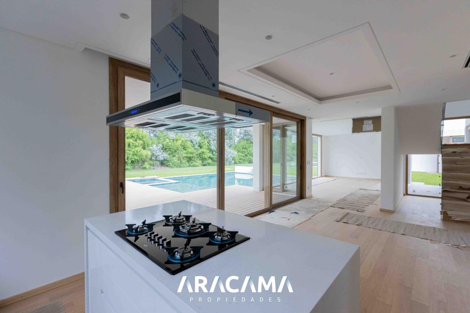 Casa 6 ambientes con 4 baños