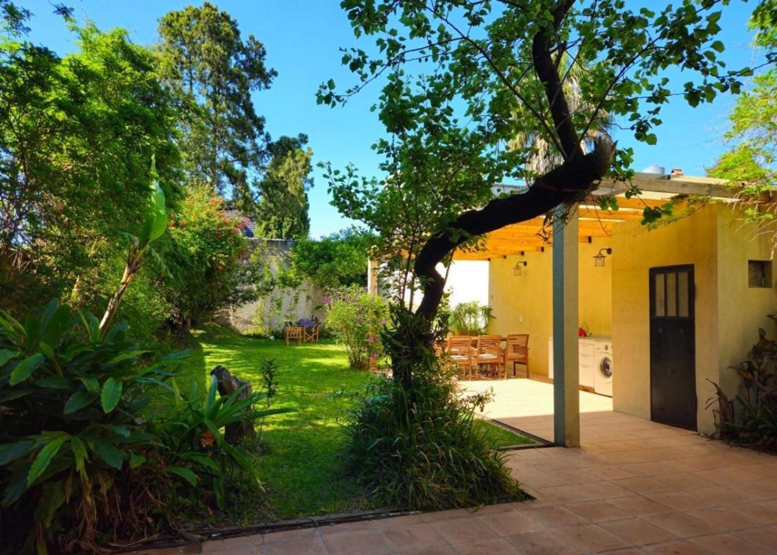 Casa en Venta con 1 cochera