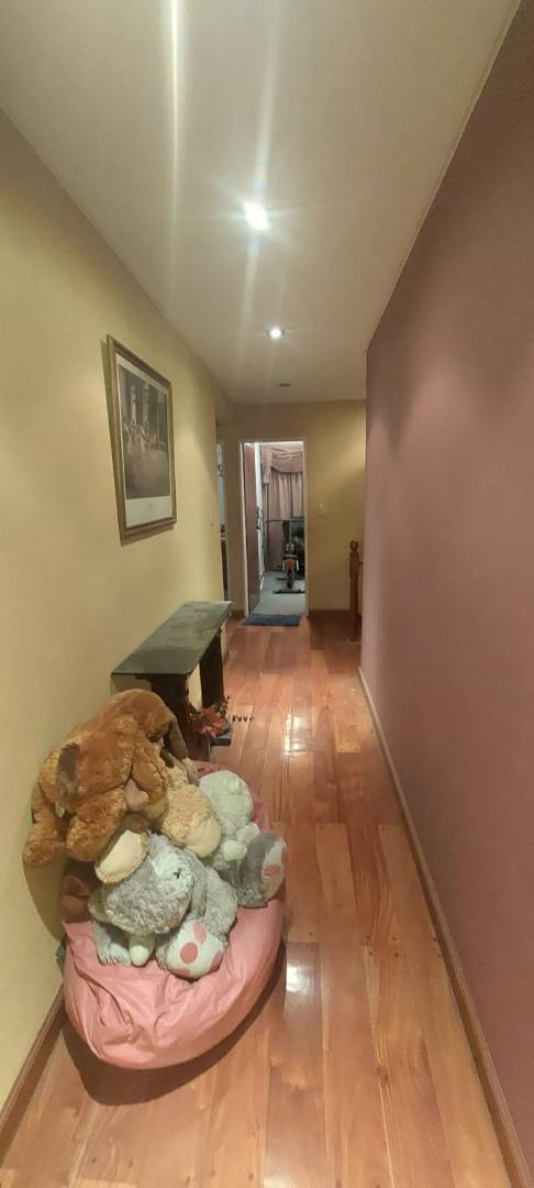 Casa 5 ambientes con 4 baños