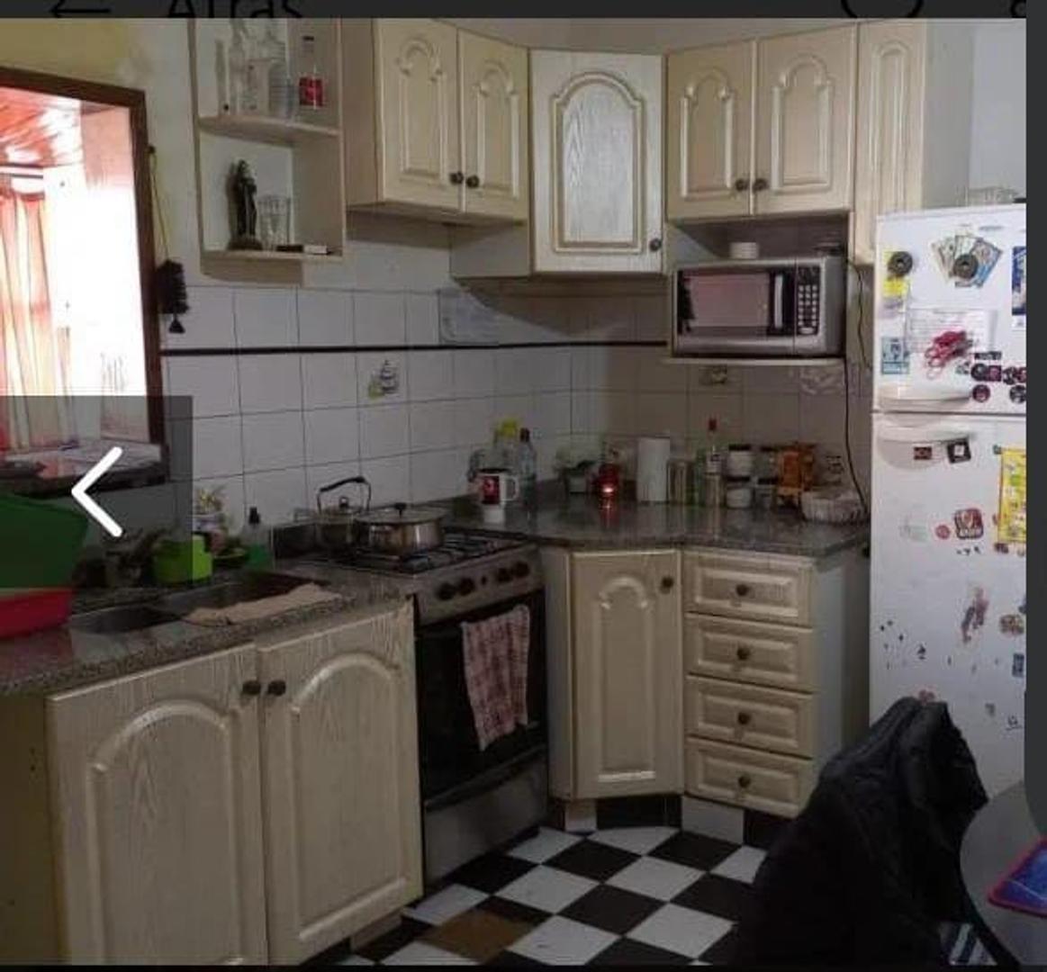 CASA CON PLANOS Y ESCRITURA, 3 DORMITORIOS