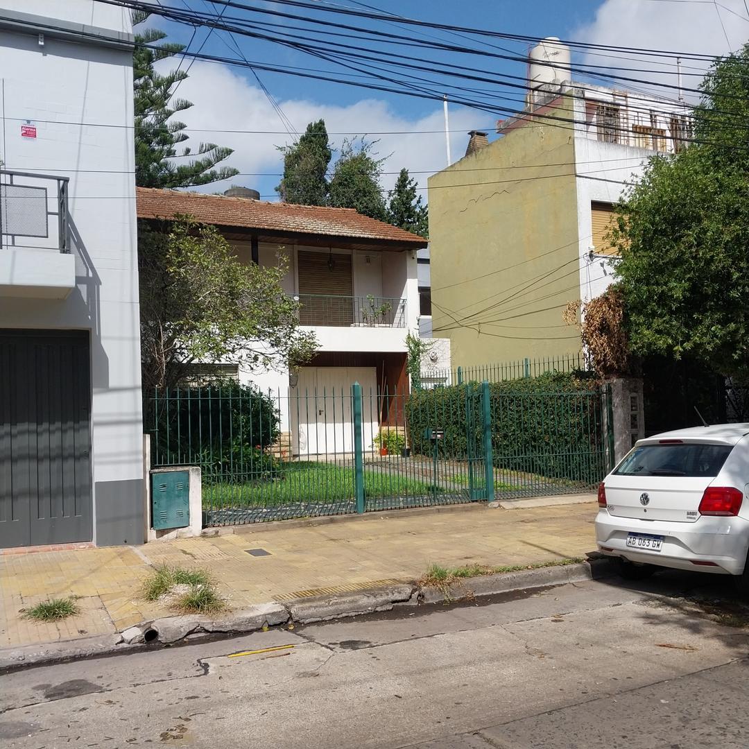Venta de casa de cuatro ambientes en venta en Haedo Norte