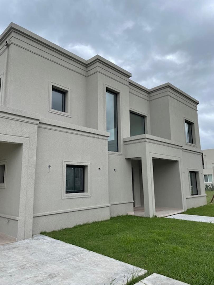 Casa en Venta en Pilar, USD 449.000