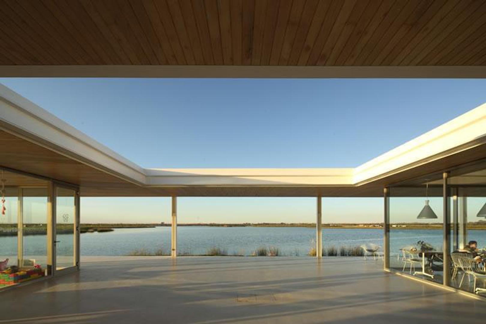 Av. De Los Lagos 1000