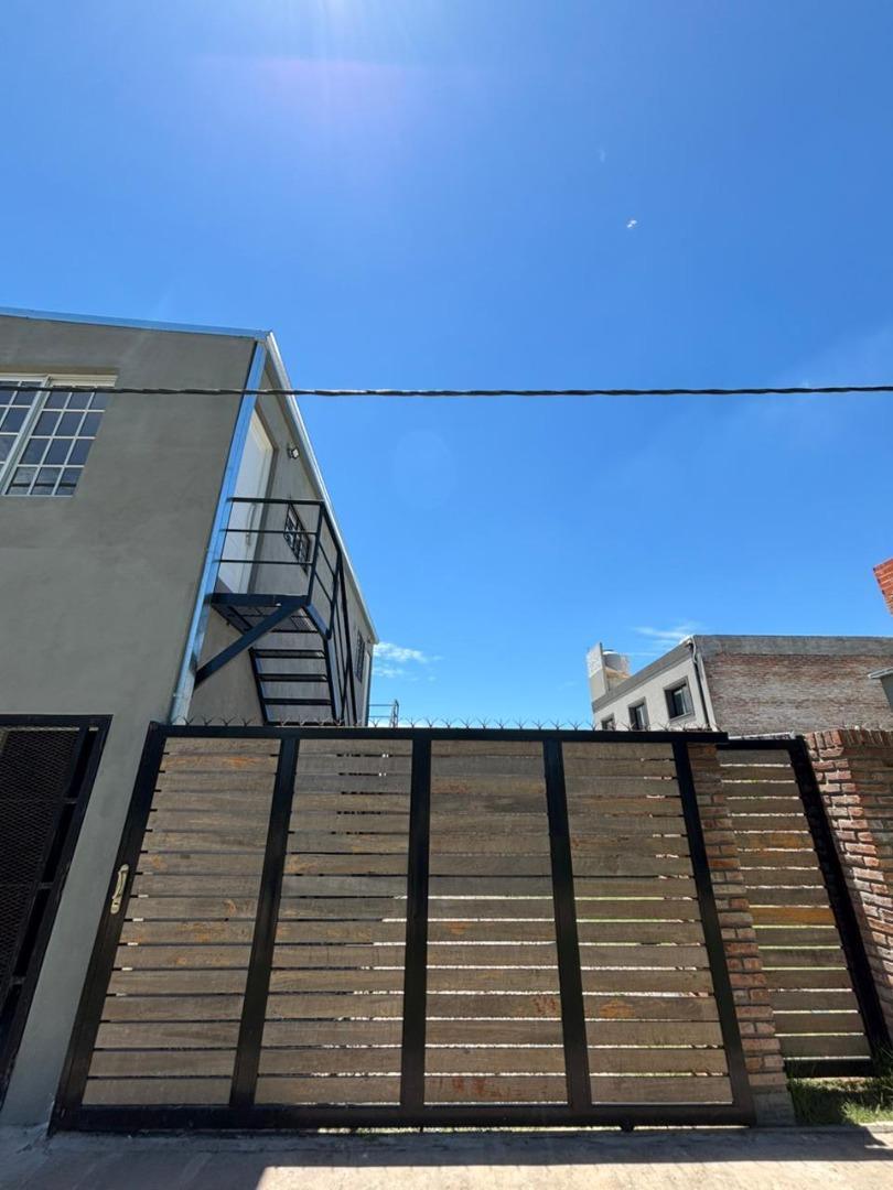 Departamente en planta alta, un dormitorio