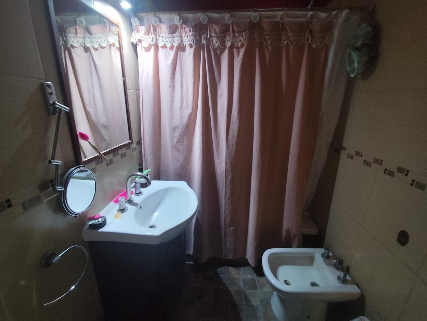 Depto Tipo Casa en Venta con 1 cocheras