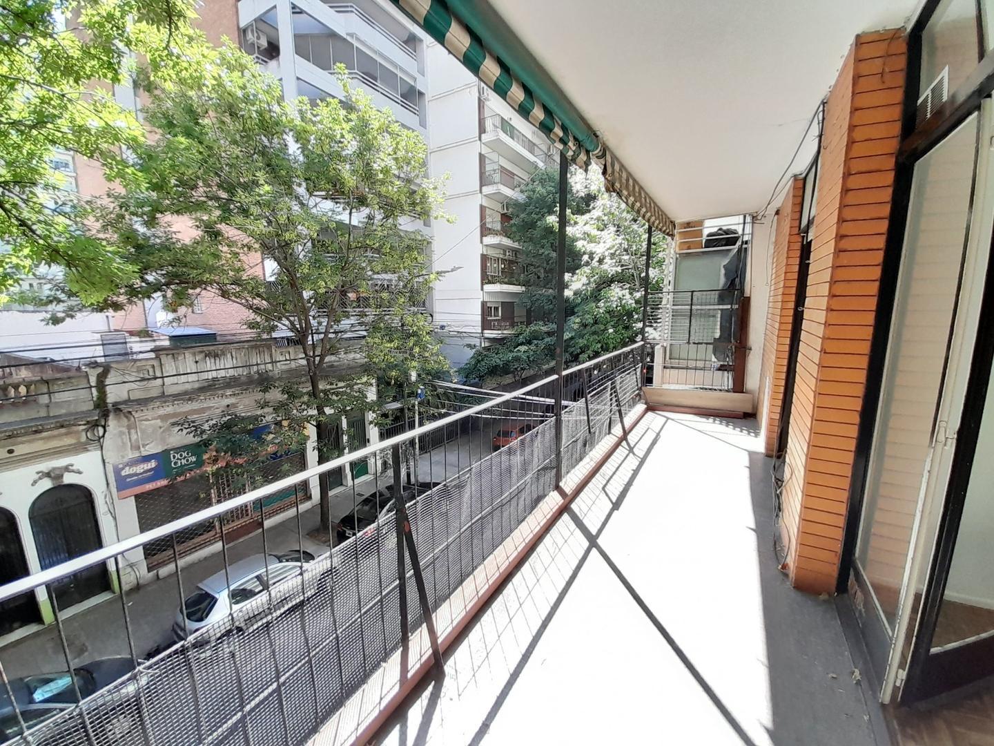 EXCELENTE DEPTO. AL FRENTE-BALCÓN CORRIDO-AMPLIO