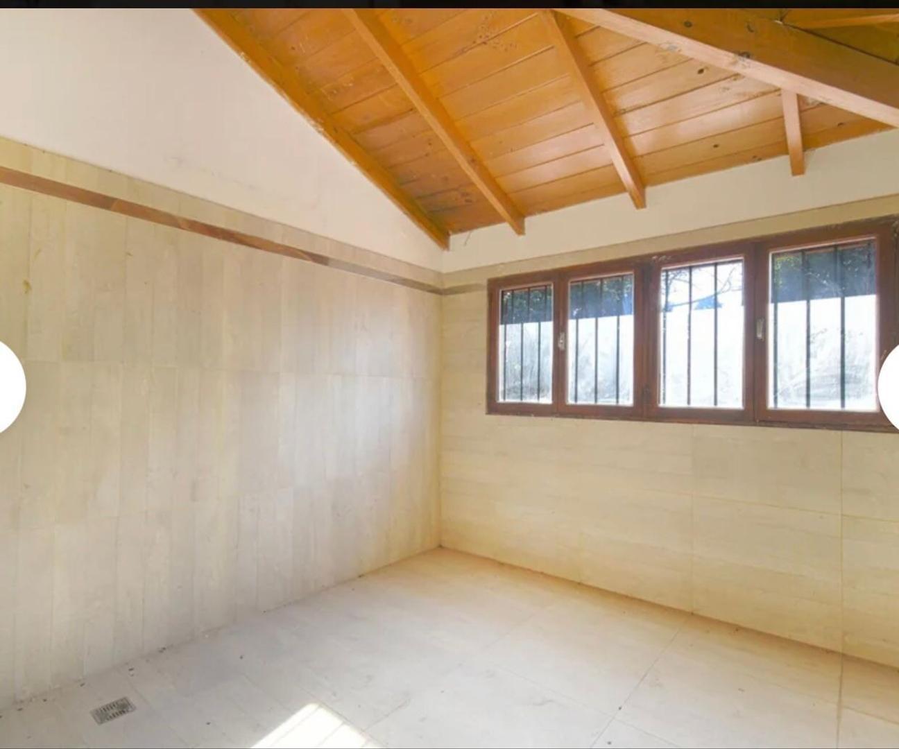 Casa 5 ambientes con 3 baños