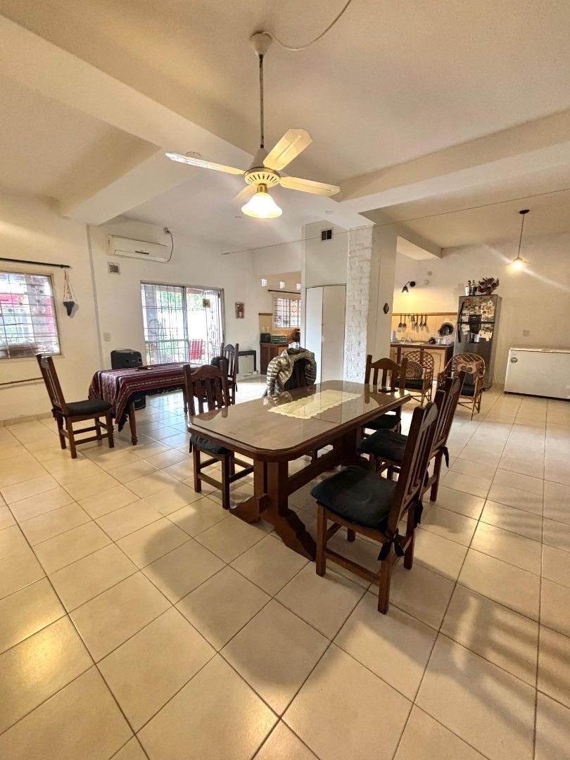 CASA 4 DORMITORIOS CON PILETA EN VENTA LA FLORIDA