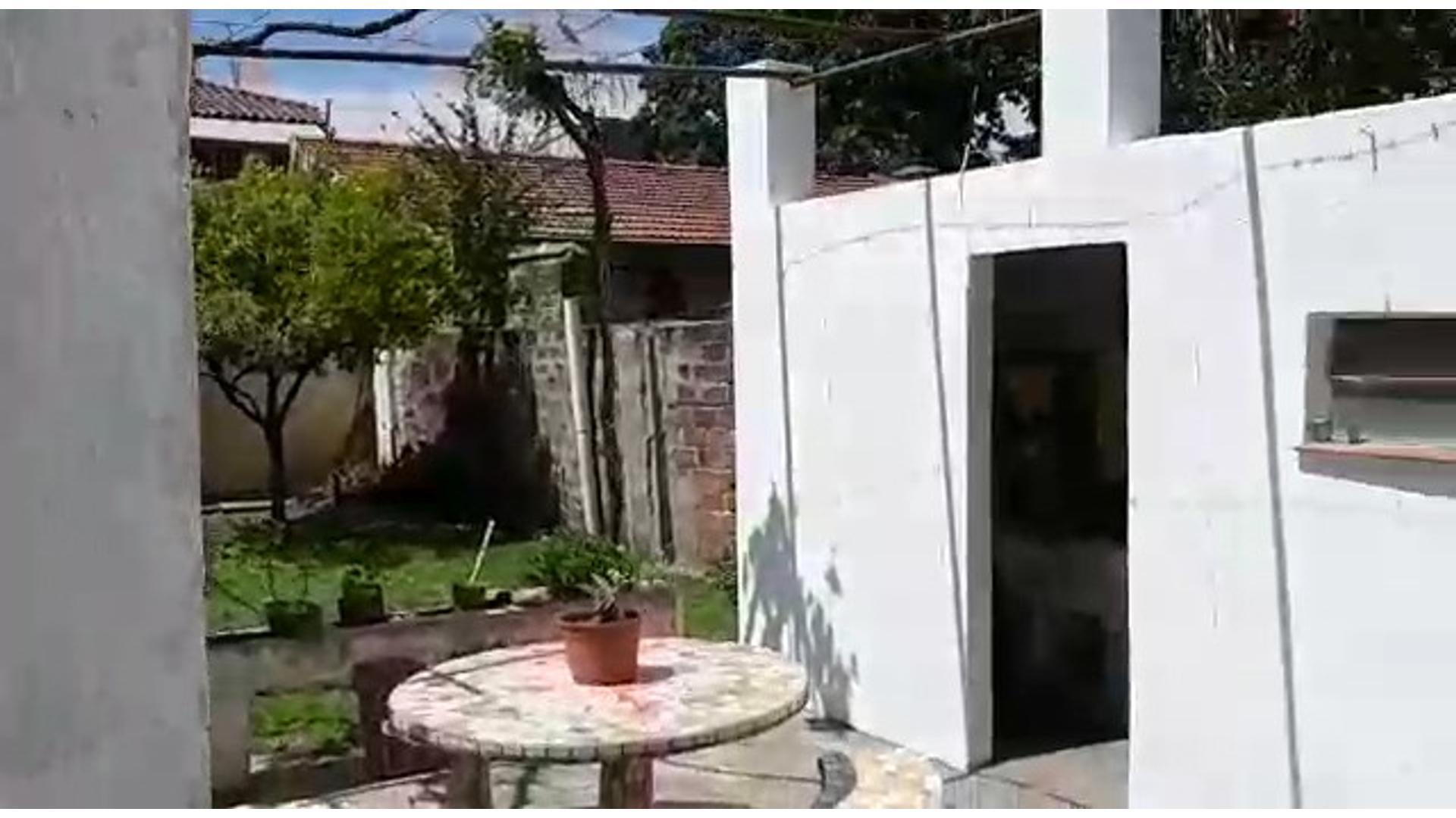 Casa en Venta con 1 cochera