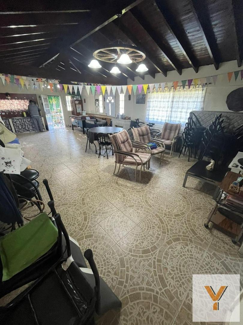 Casa 2 ambientes con 1 baño