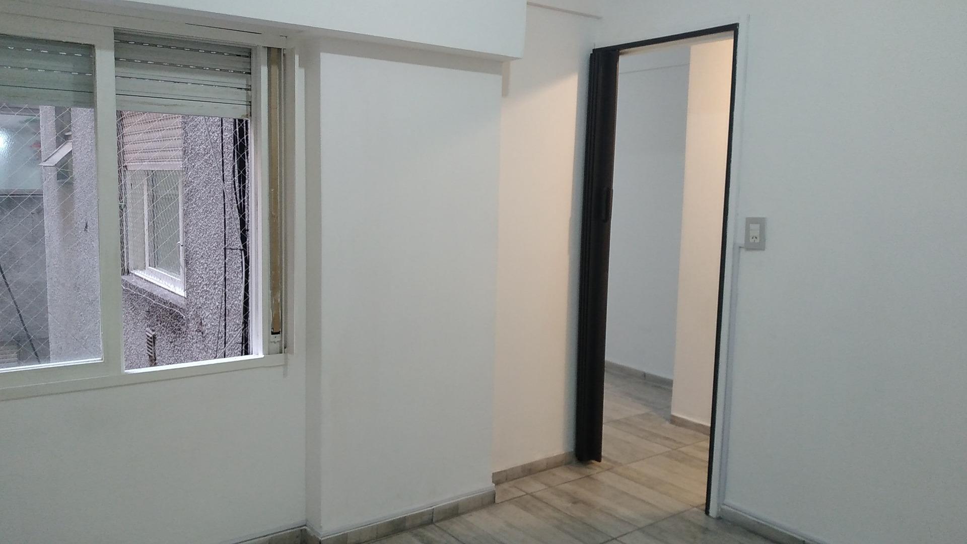 ALQUILER Departamento 2 amb. Ramos mejia Centro