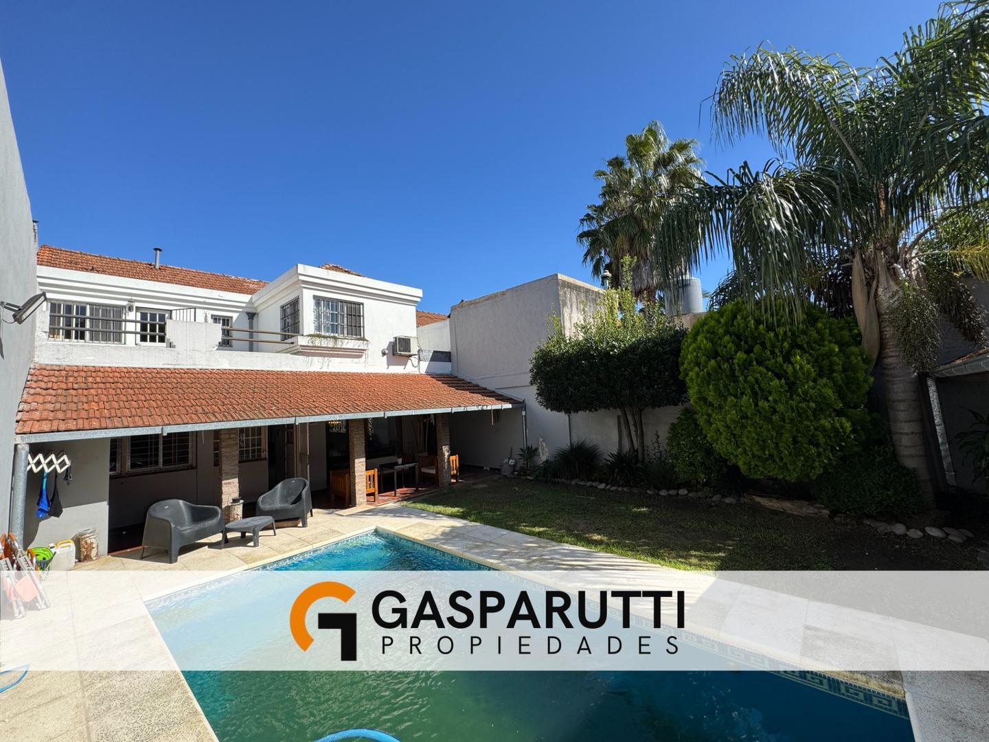 Casa en Venta en Boulogne con Pileta- APTO CRÉDITO-