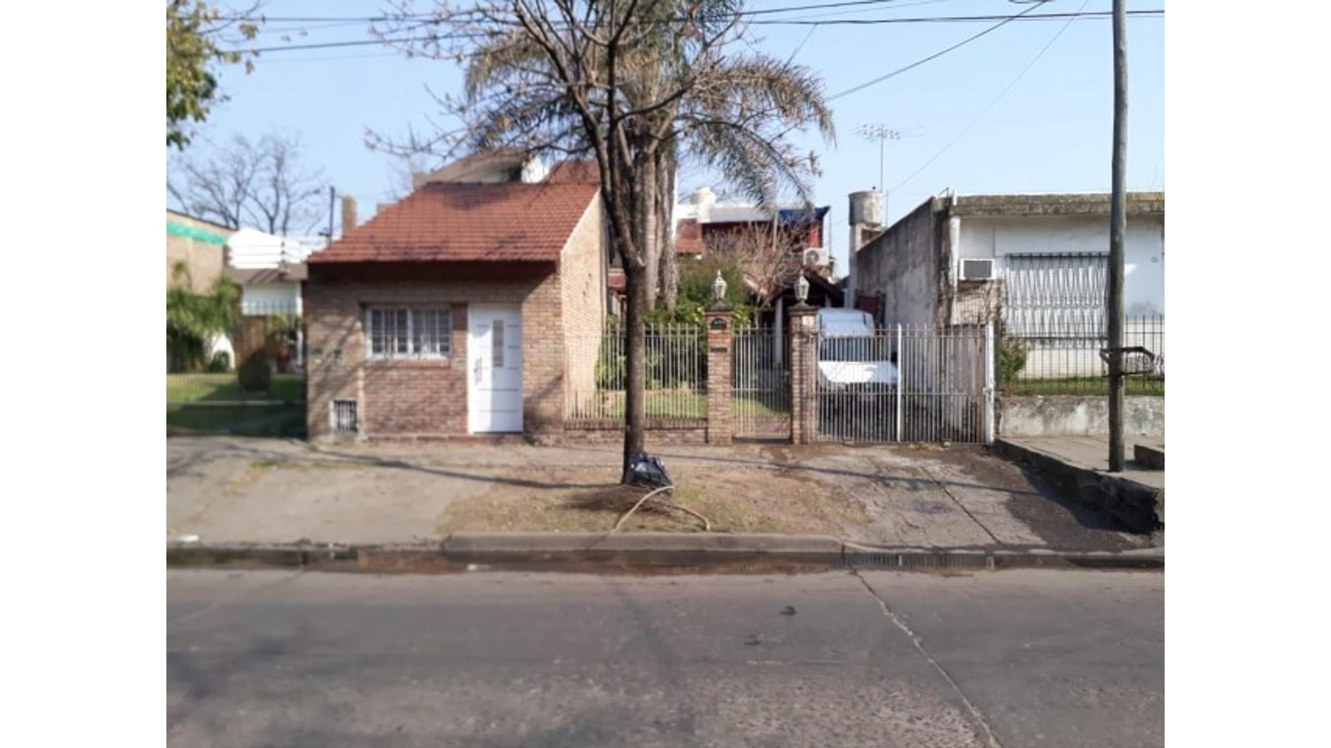 EXCELENTE PROPIEDAD PARA VARIAS FAMILIAS O PARA RENTA