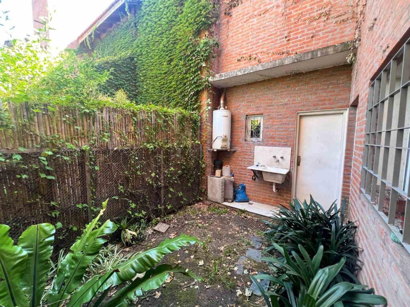 CASA 4 AMBIENTES JARDIN ADROGUÉ