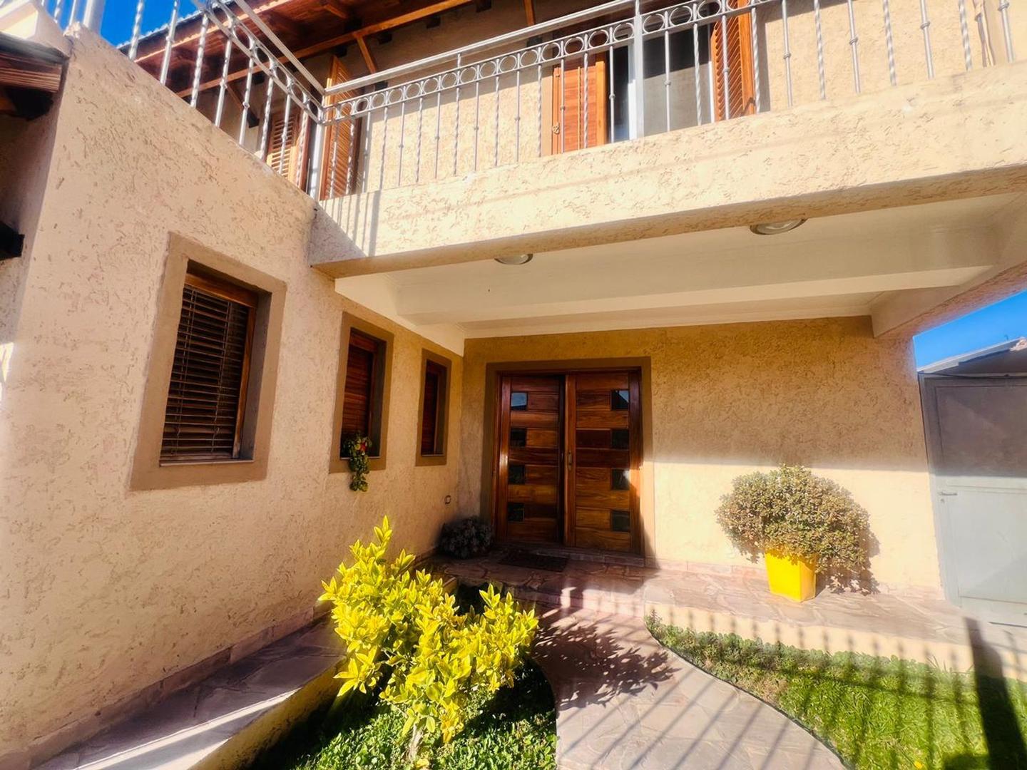 Vanta casa familiar amplia 4 dormitorios