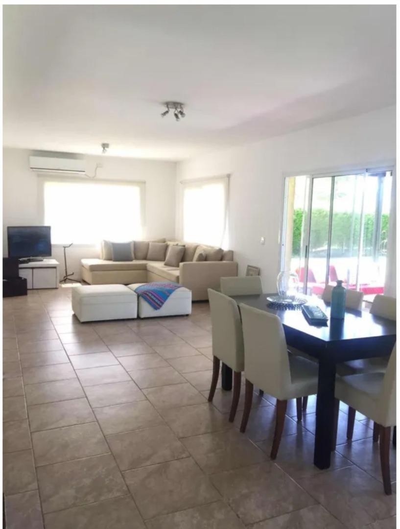 Casa en Alquiler de 3 dormitorios