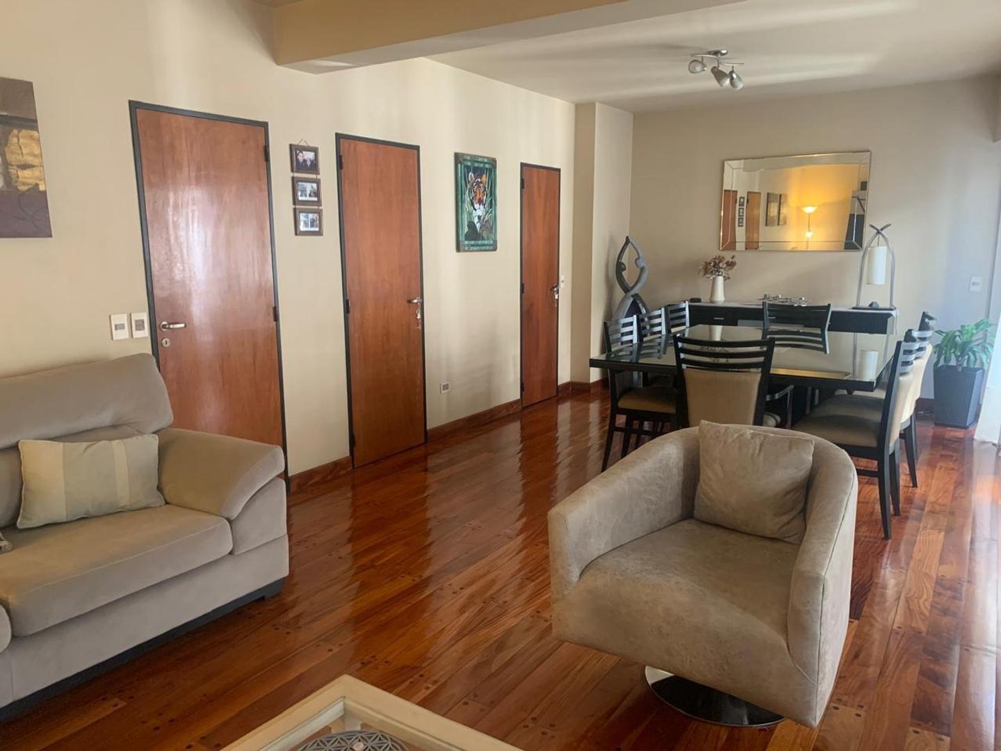 Piso 4 ambientes, cochera y baulera - IMPECABLE