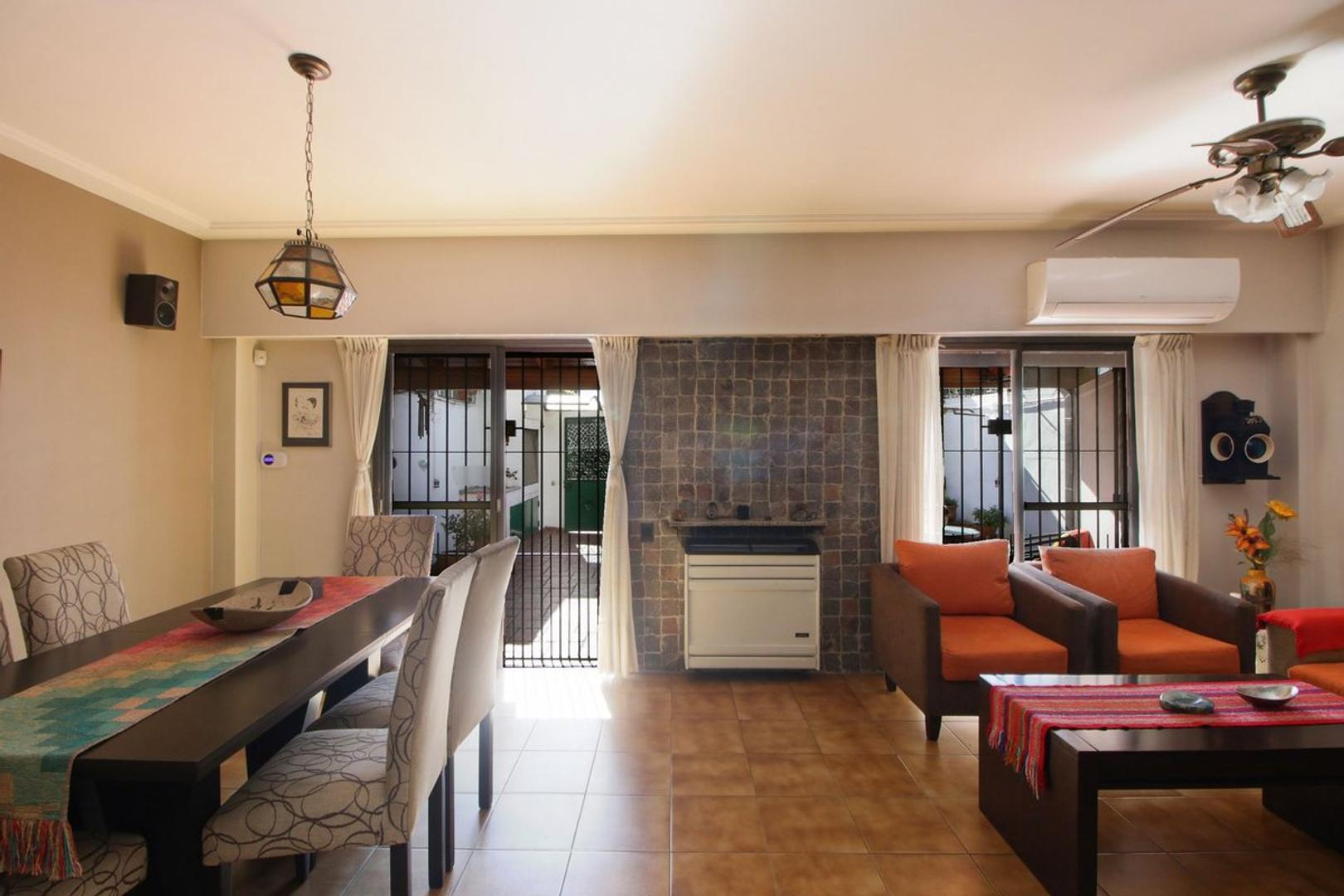 Casa 5 ambientes con 3 baños