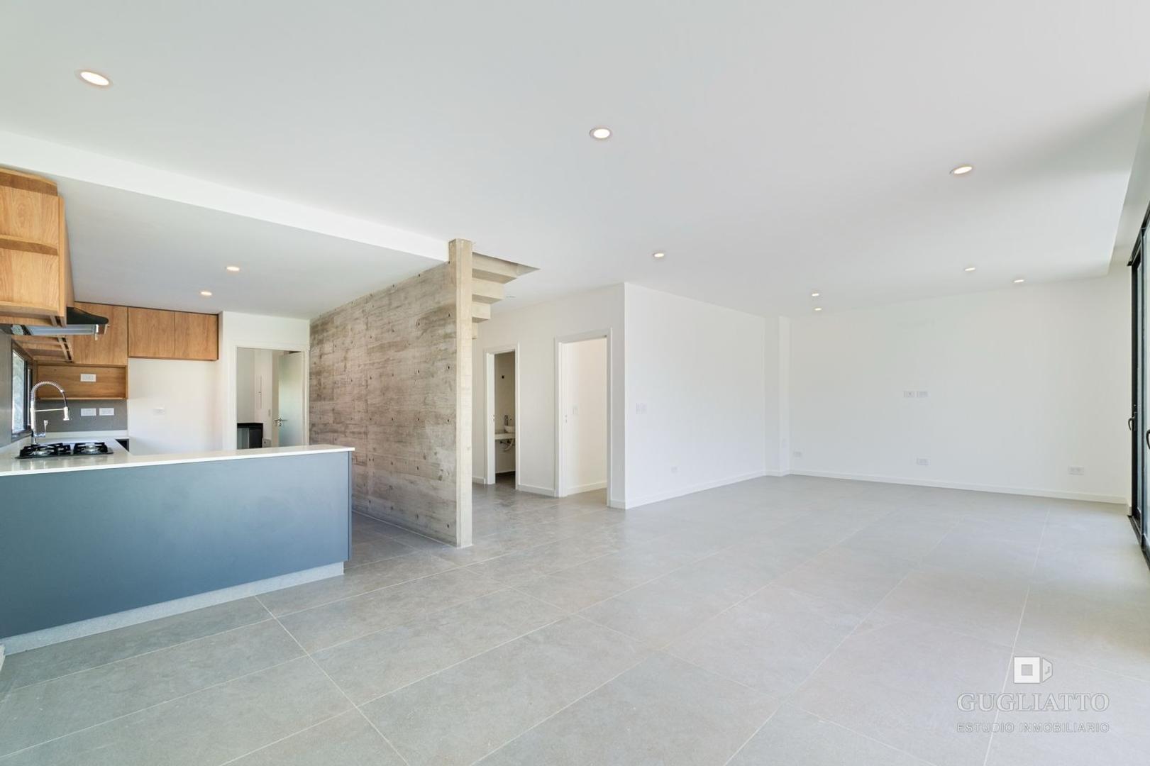 Casa a estrenar con 3 dormitorios + escritorio y piscina