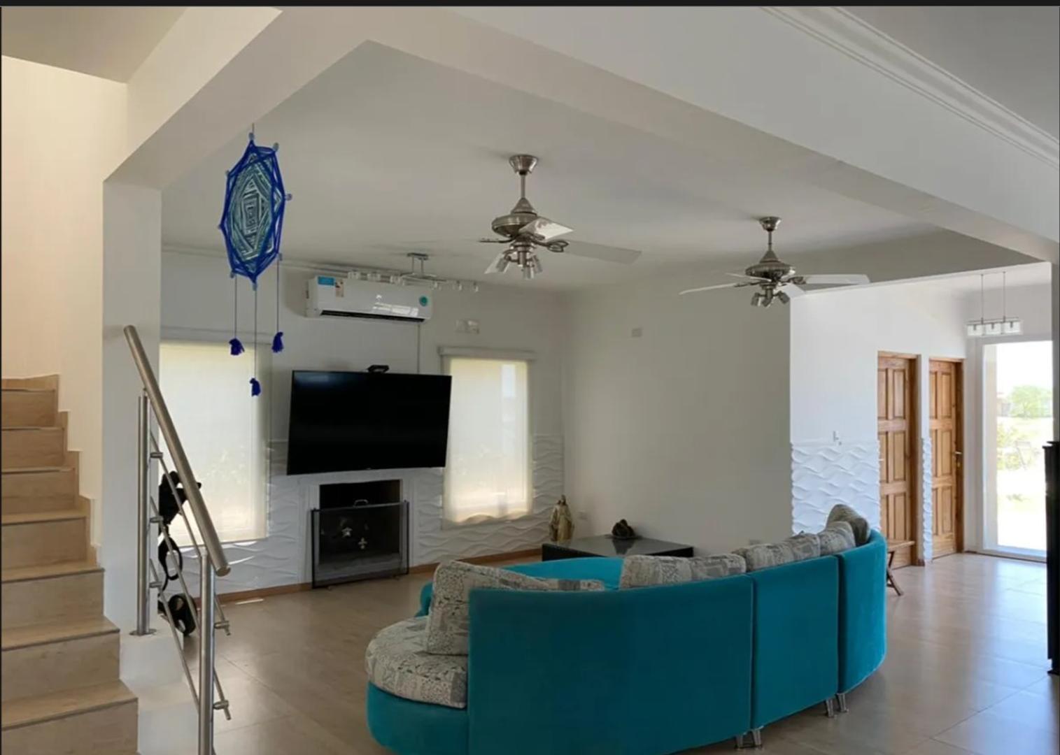 Casa en Alquiler Temporal con 5 cocheras