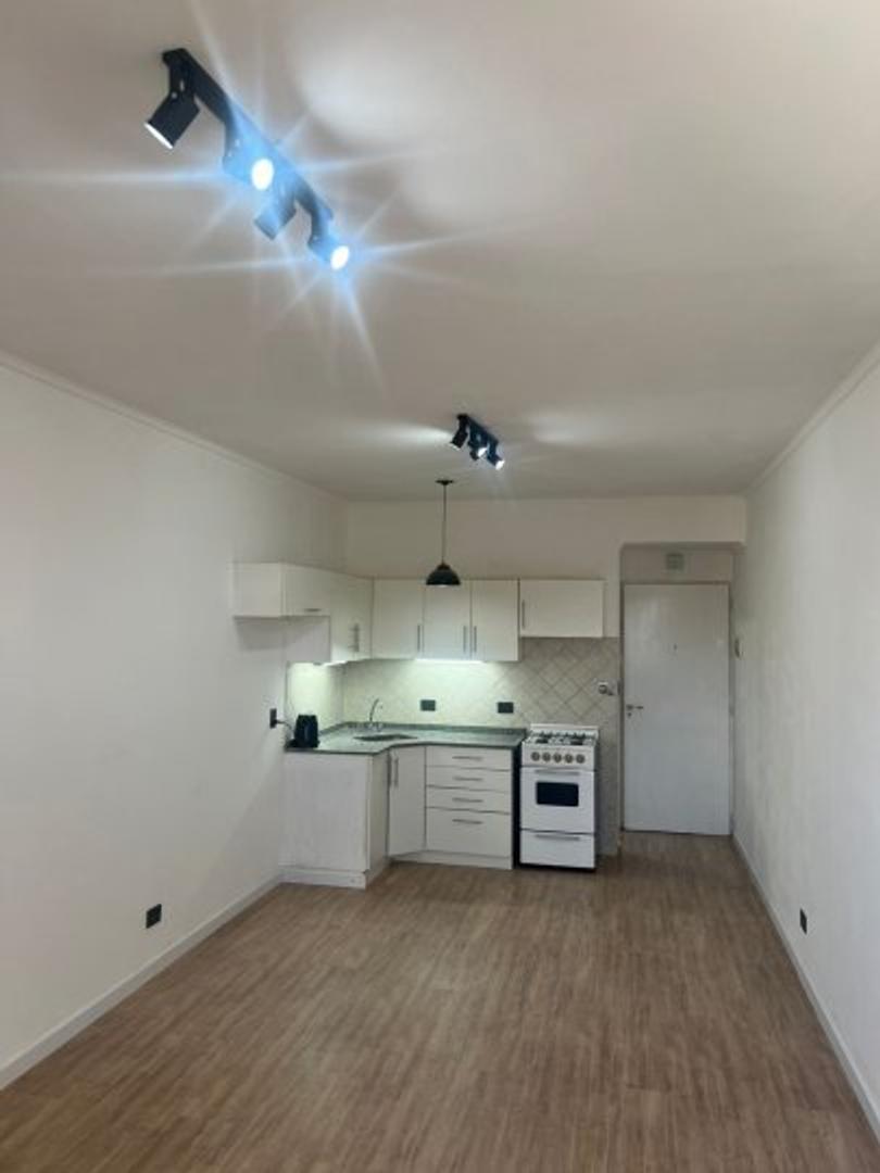 Mtro. A. D´Elia 1095 , Piso No definido