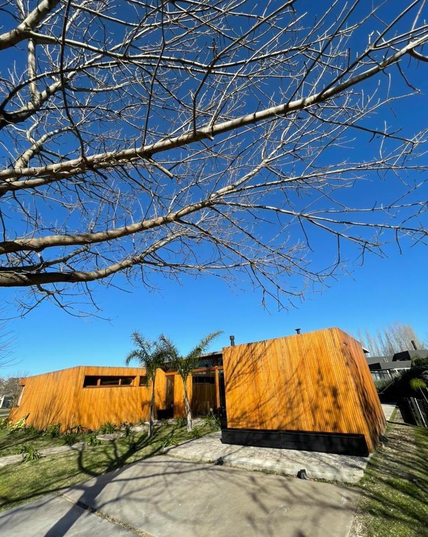 CASA 6 AMBIENTES CON PISICINA