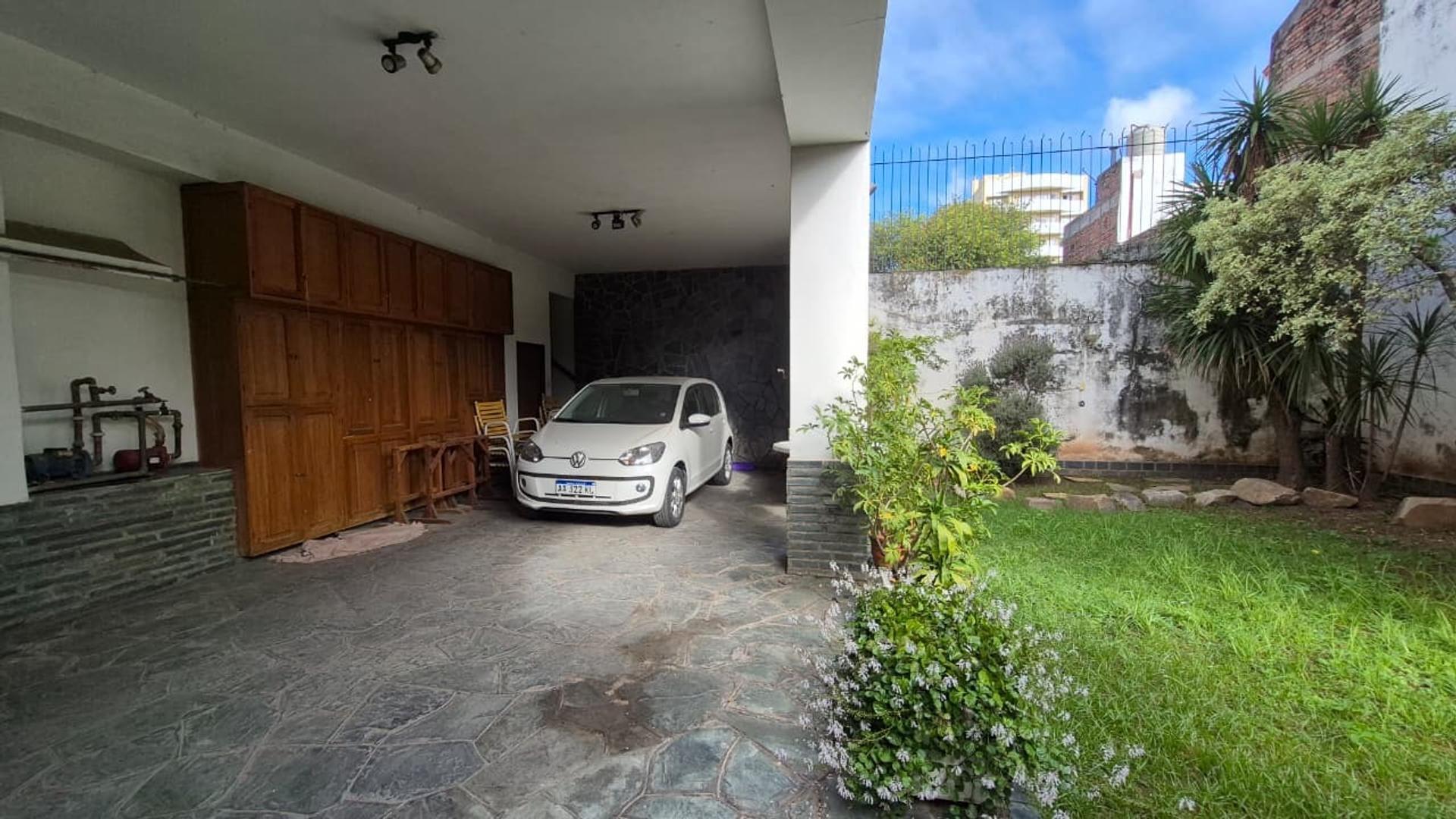 Belgrano Esquina Bolivar