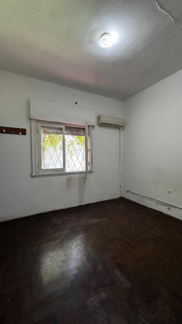 Casa en Alquiler con 1 cochera