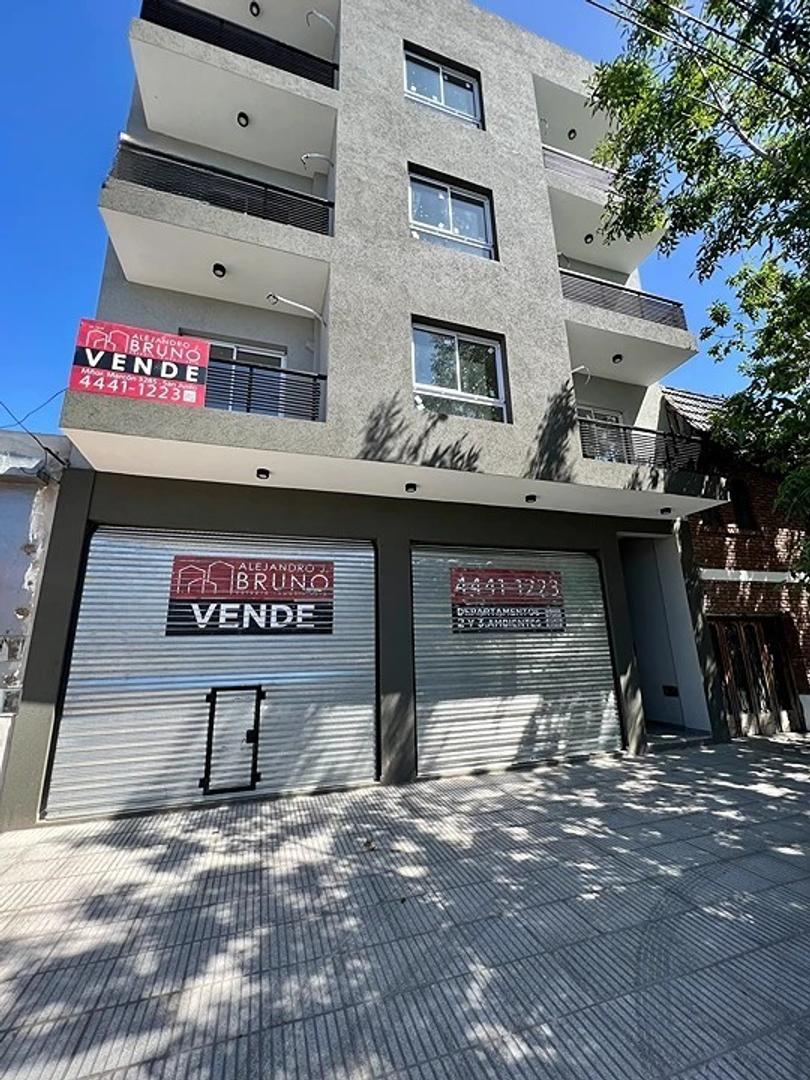 DEPARTAMENTOS 2 AMB - 1º, 2º Y 3º PISO - CON BALCON - ENTREGA INMEDIATA