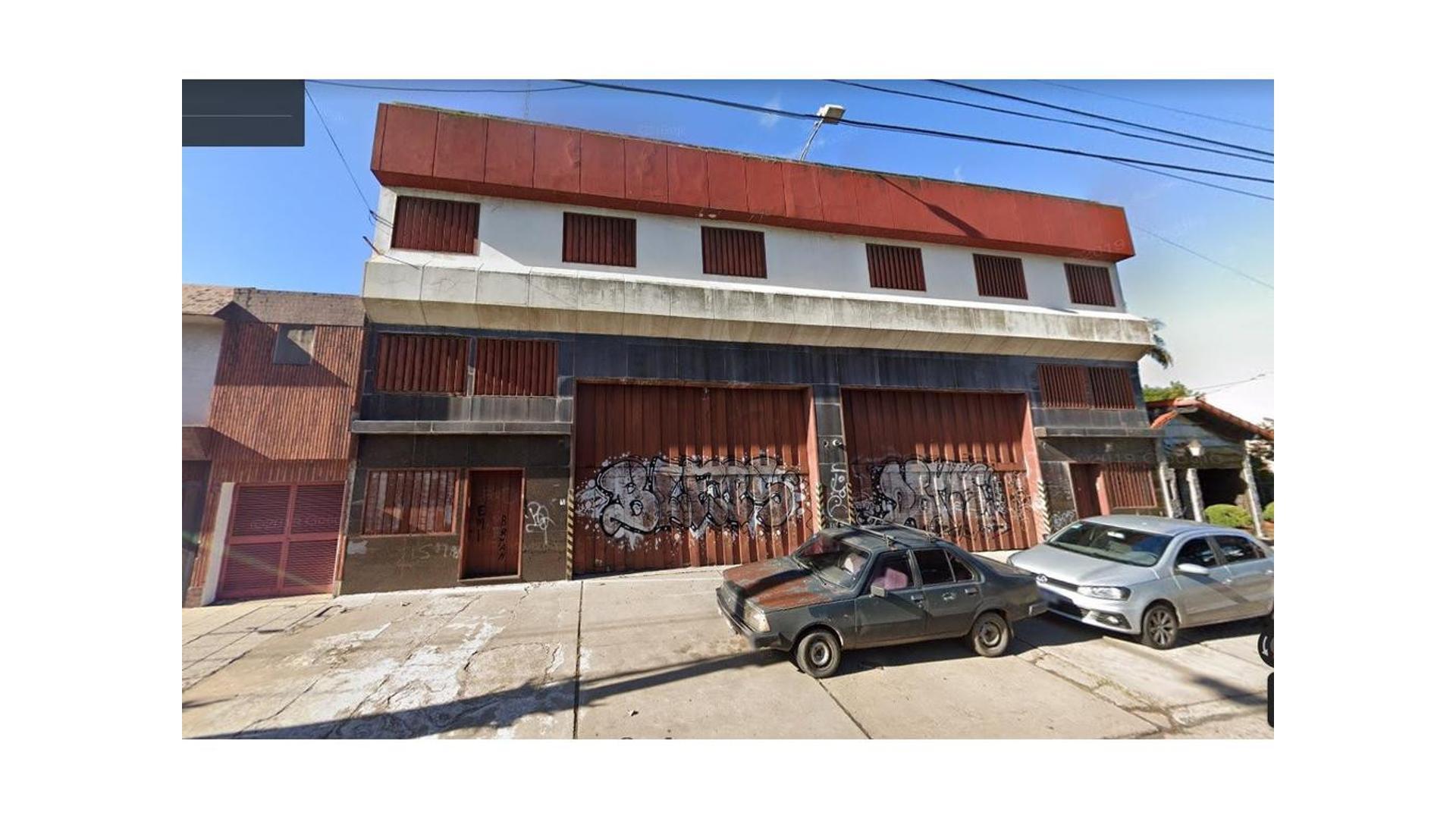 Galpón 2.300m2 - Salidas a dos calles - EX FRIGORIFICO