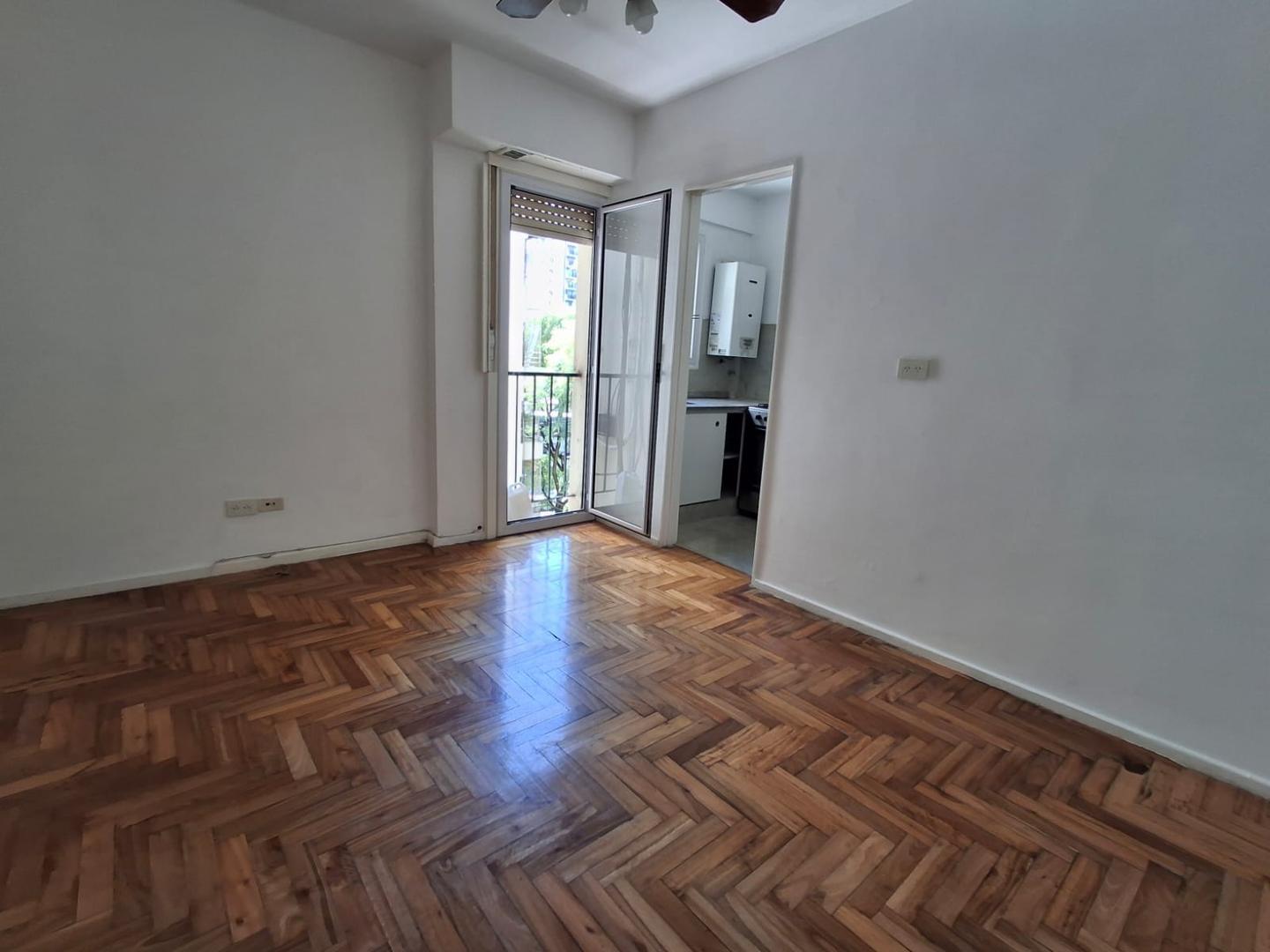 Departamento en Alquiler en Belgrano C, $ 600.000