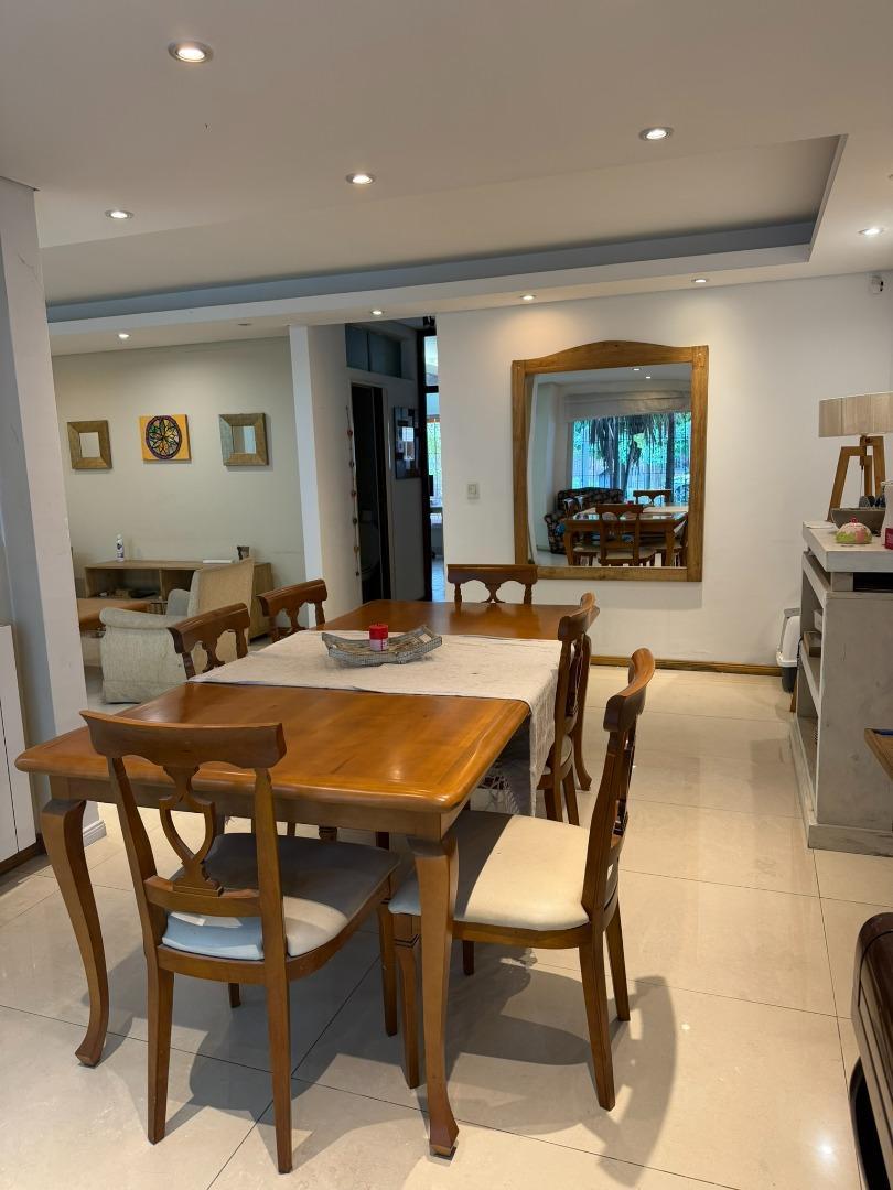 Lomas de Zamora VENTA casa jardin piscina buena ubicacion