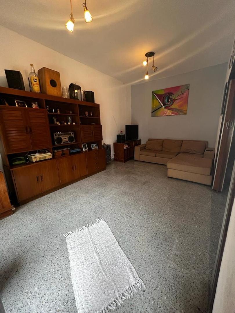 CASA EN VENTA FONDO LIBRE Y COCHERA - APTO CREDITO