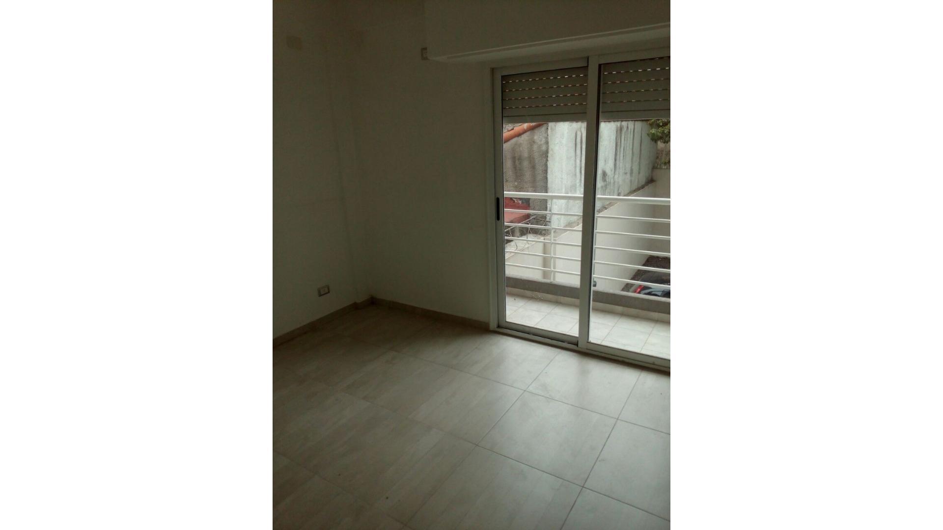 Santiago Del Estero 6838 , Piso 1