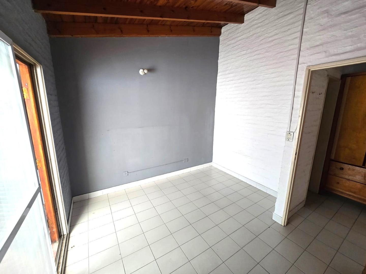 Depto Tipo Casa 2 ambientes con 1 baño