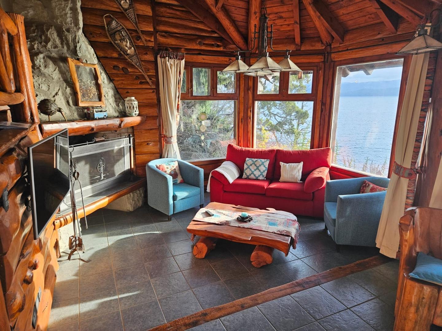 Casa 4 ambientes con 2 baños