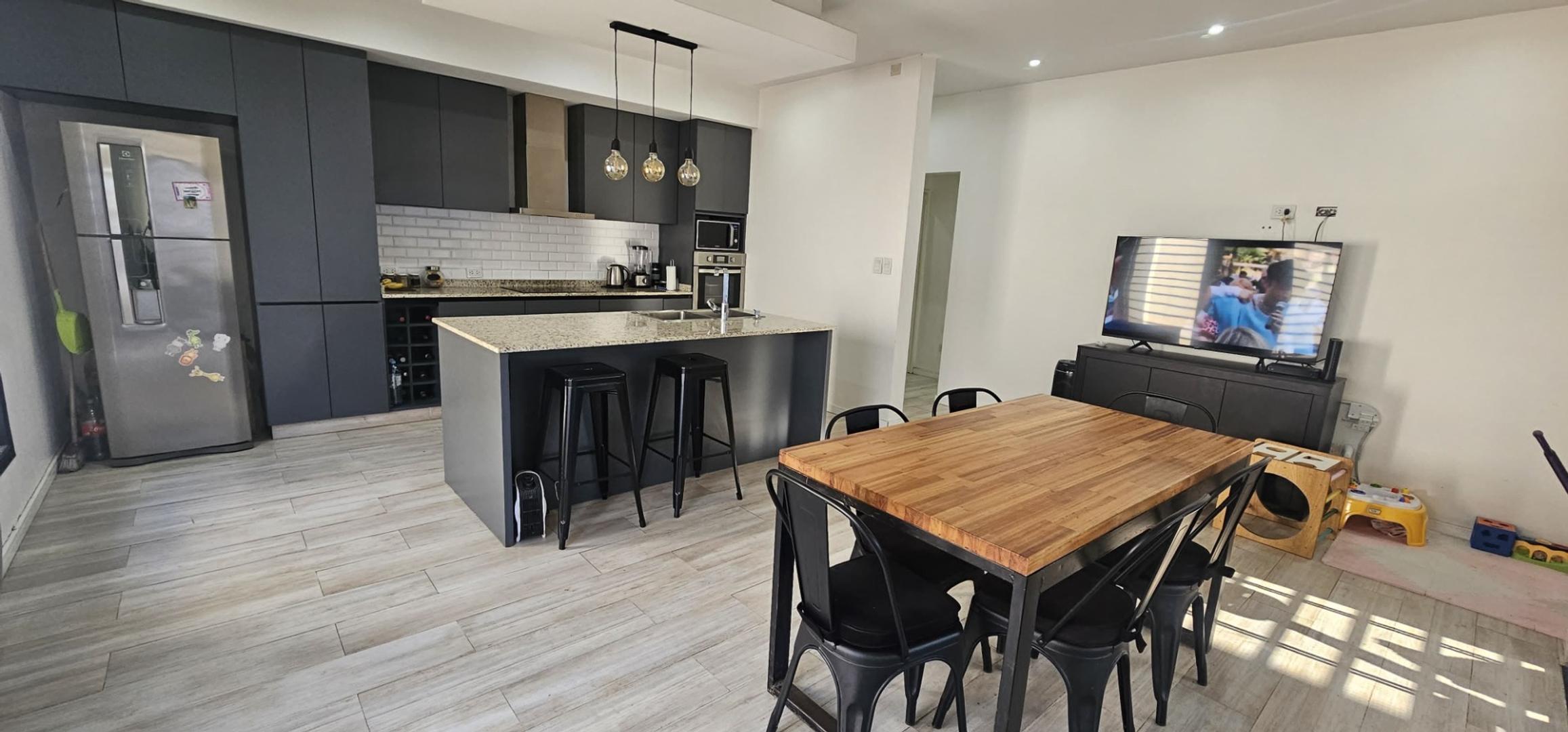 Prof. Carlos Bagnat 1225