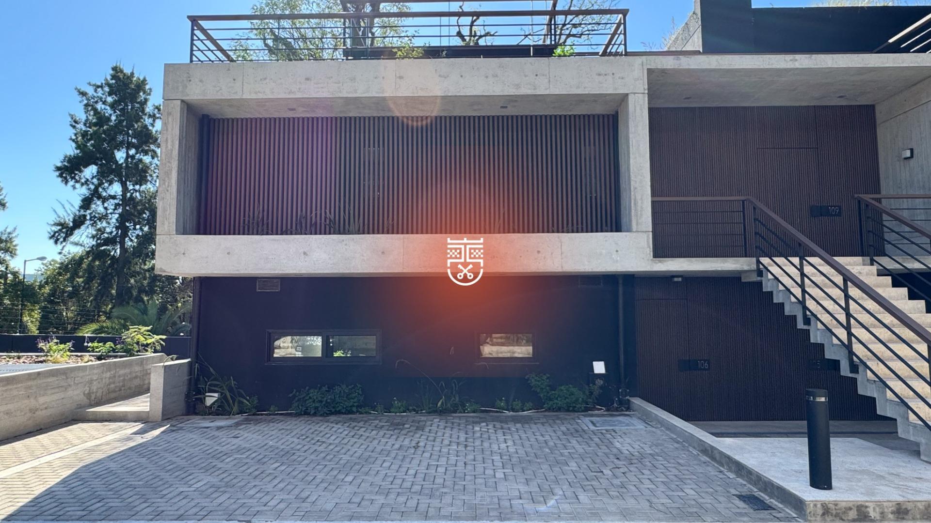 Excelente Dúplex a estrenar con balcón terraza y jardín