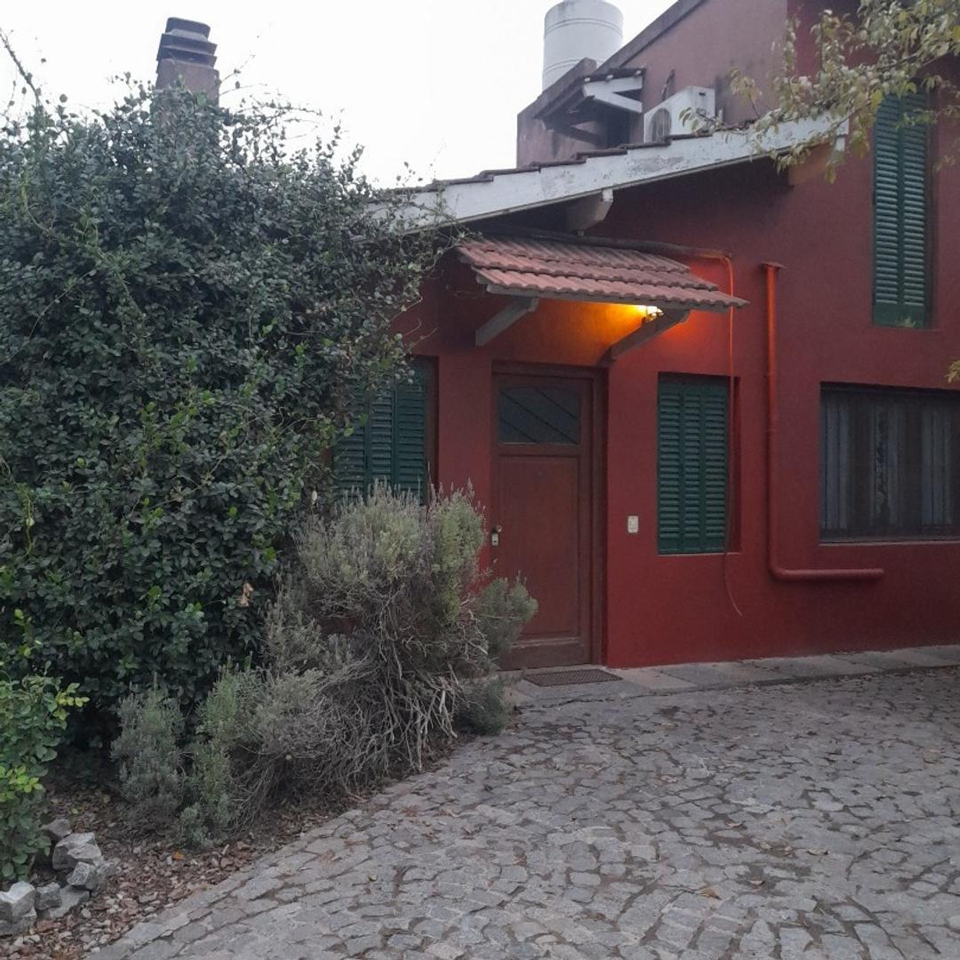 Casa 4 amb en Venta Pilar