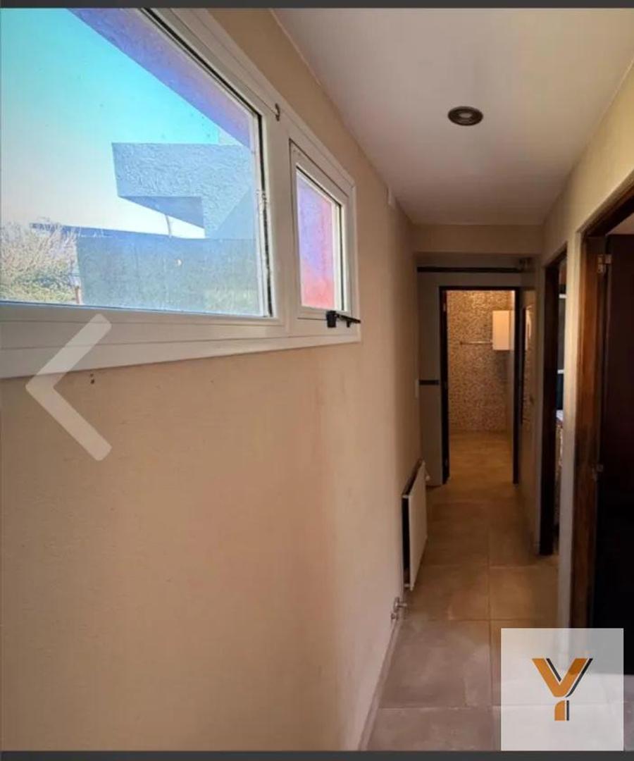 Casa en Venta - 4 Dormitorios 2 Baños - 600mts - Mar Azul