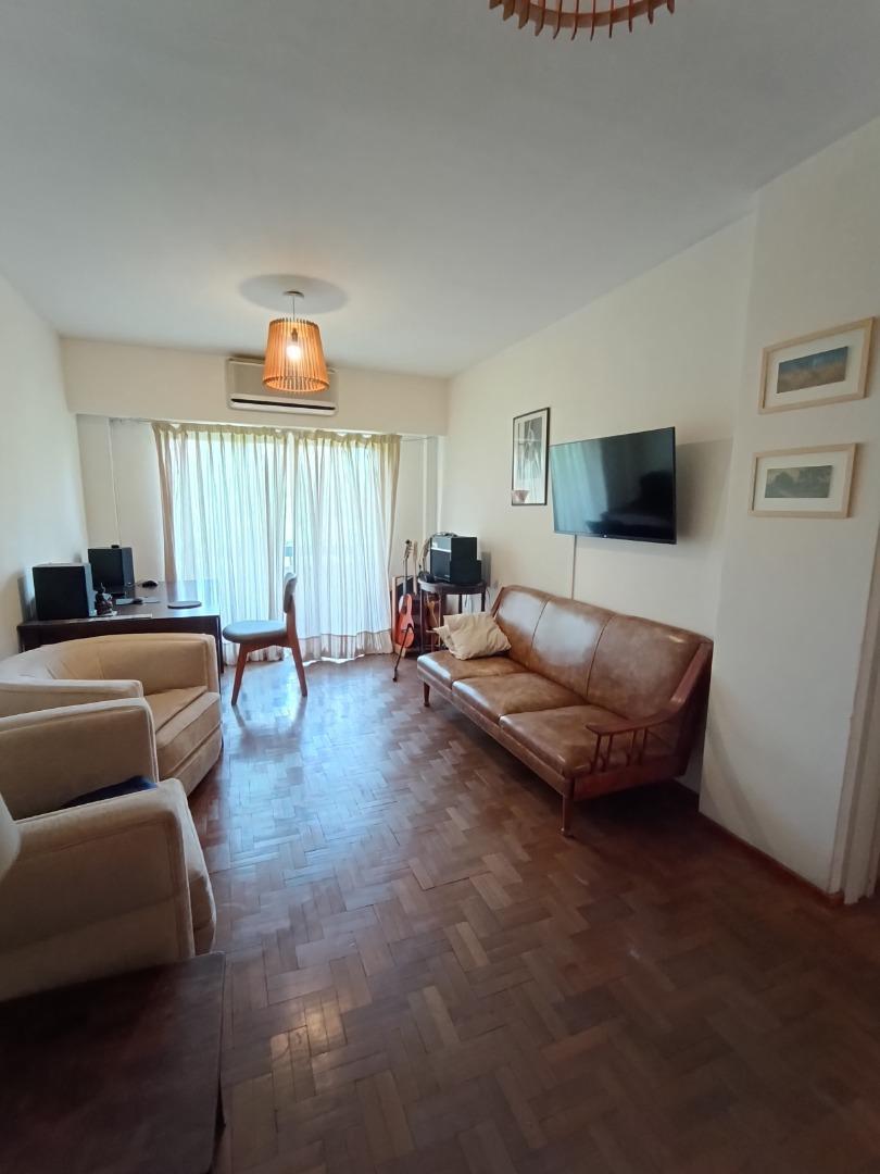 AMPLIO SEMIPISO DE DOS DORMITORIOS