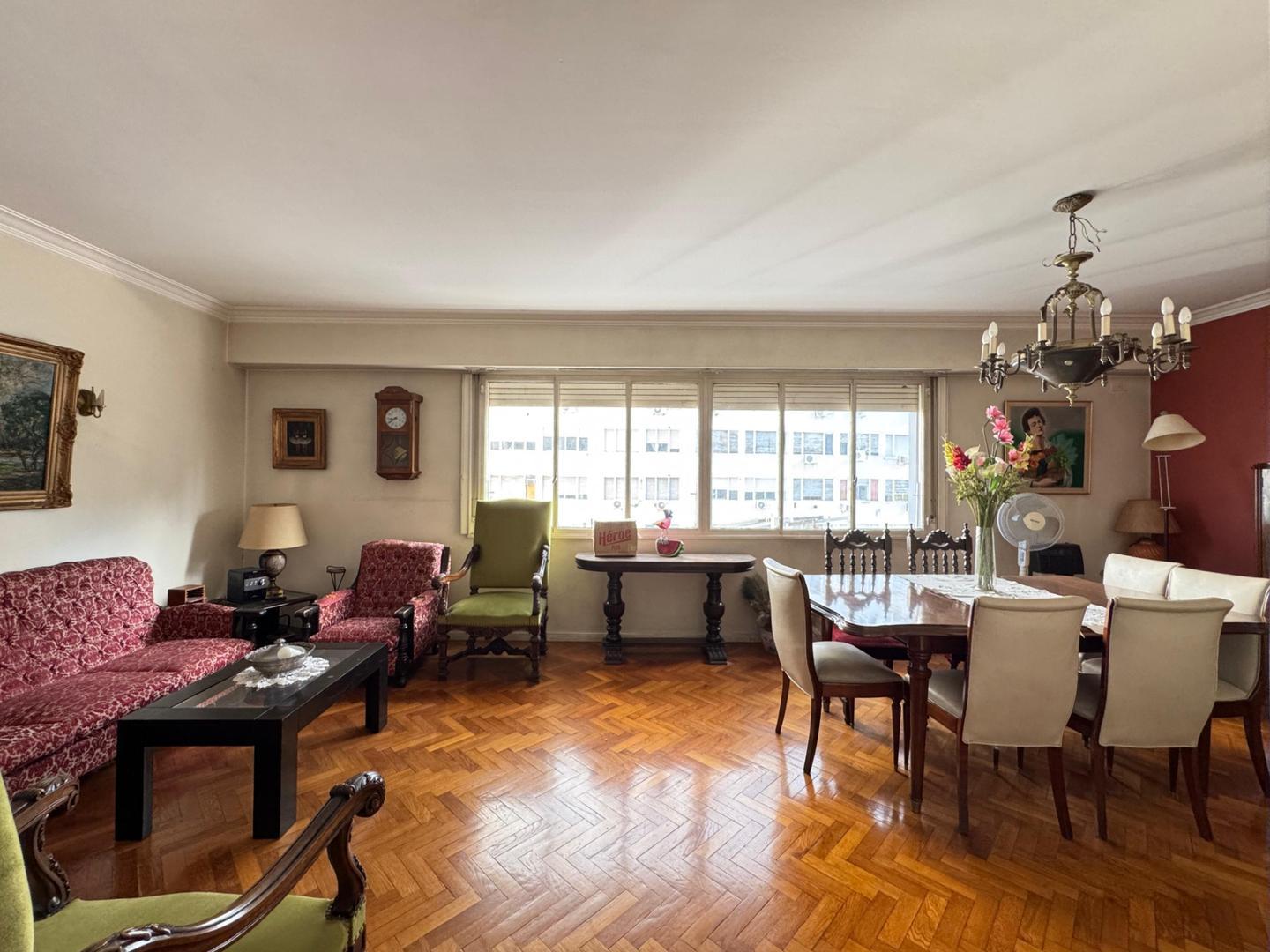 Amplio 4 ambientes con dependencia