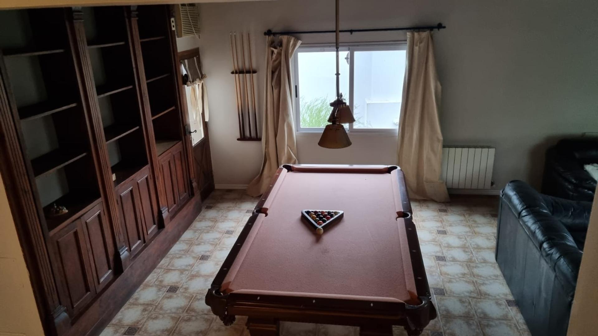 Casa 5 ambientes con 4 baños