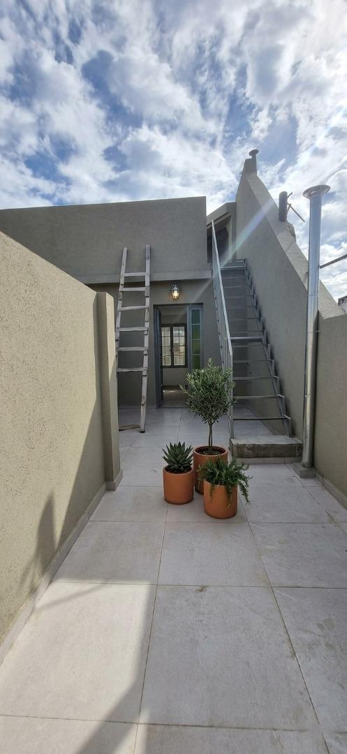 Depto Tipo Casa 2 ambientes con 1 baño