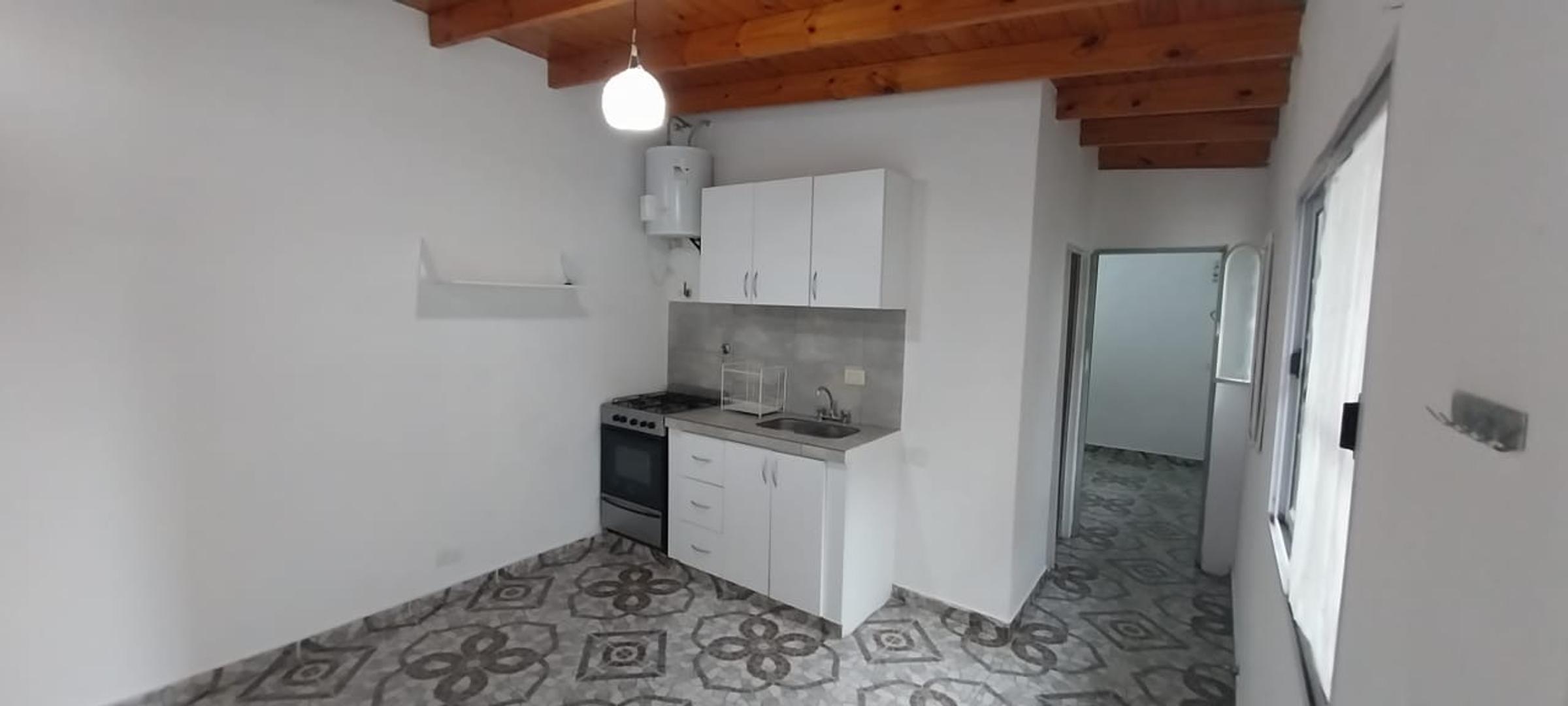 Depto Tipo Casa en Alquiler de 2 ambientes