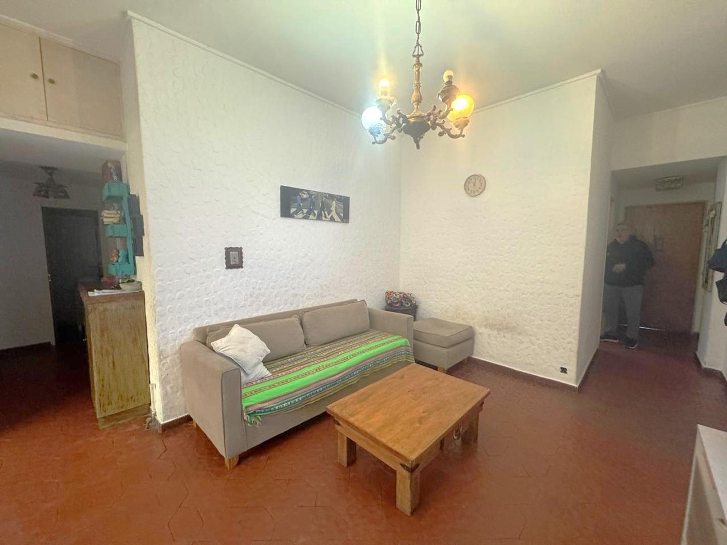 Departamento 4 ambientes con 2 baños