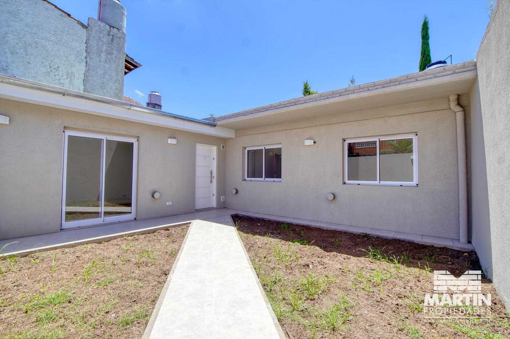 Casa 3 ambientes con 1 baño