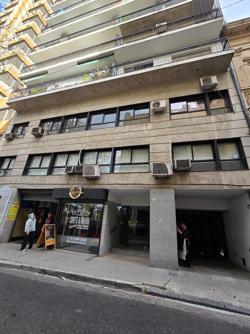 Amplio piso de oficinas + dos cocheras