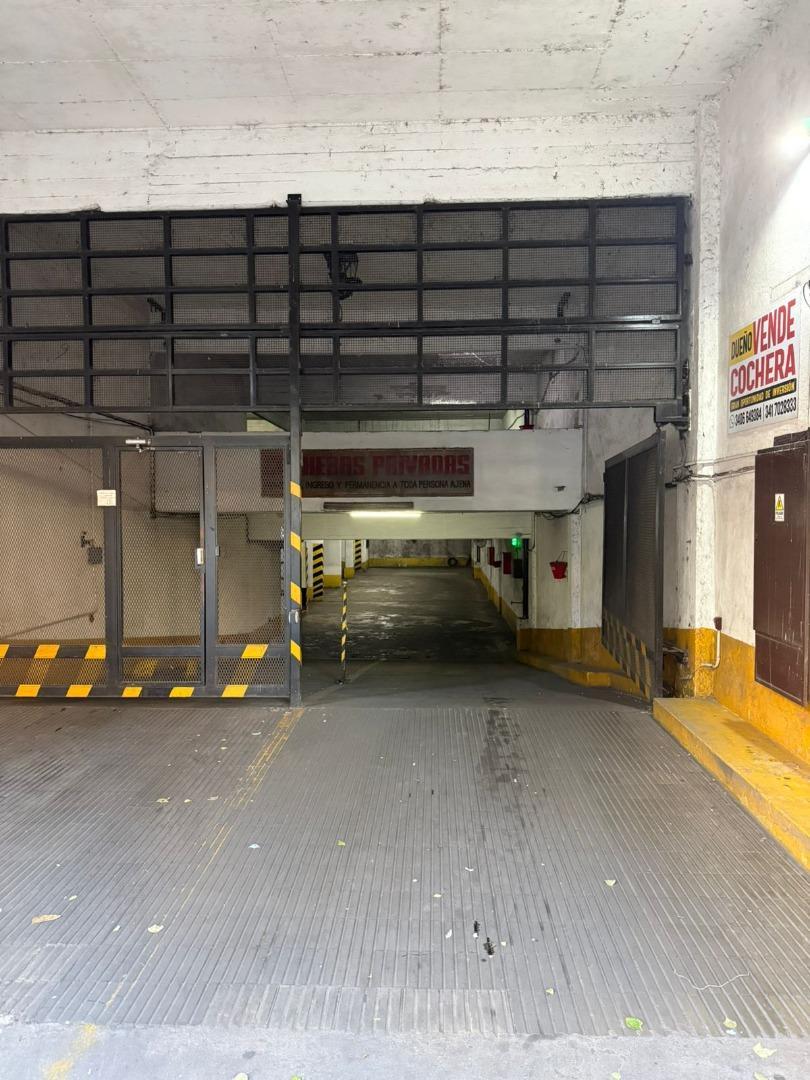 amplia cochera en Venta